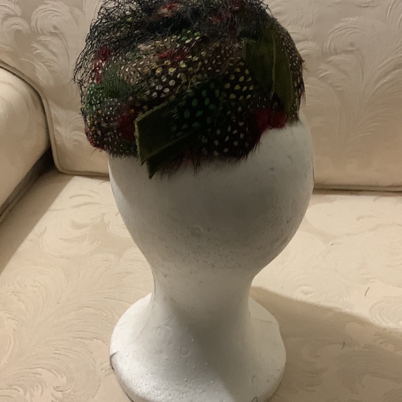 1940s Vintage bird nest feather hat with veil - Picture 3 of 4